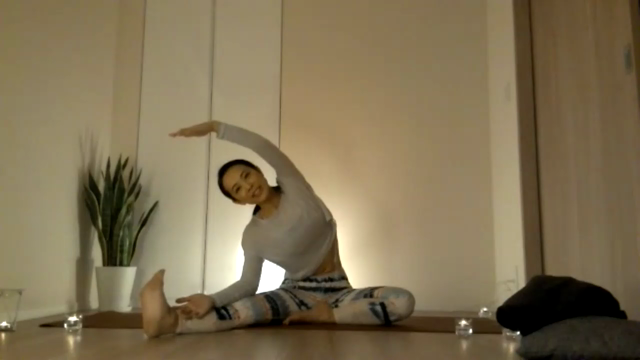 オンラインヨガスタートしました♡の記事動画