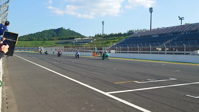 もて耐　決勝！の記事動画