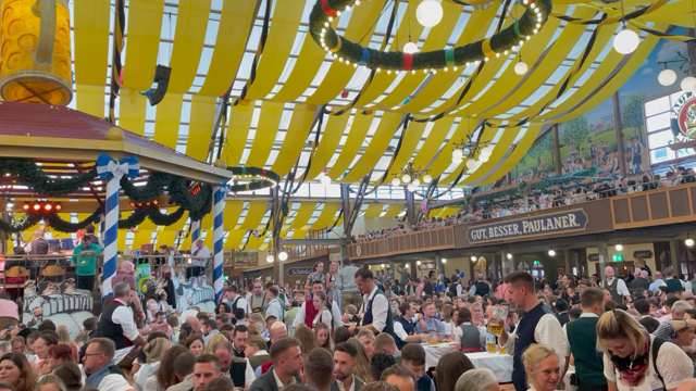 ミュンヘン　オクトーバーフェスの記事動画