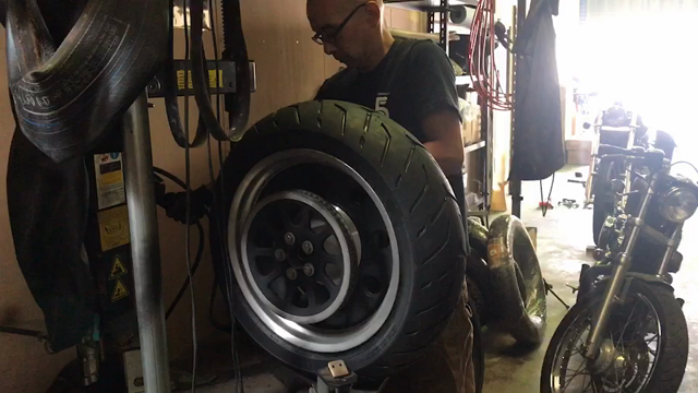 タイヤ交換の巻♪の記事動画