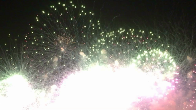 家から3分！迫力満点の淀川花火大会の写真とビデオ❣️の記事動画