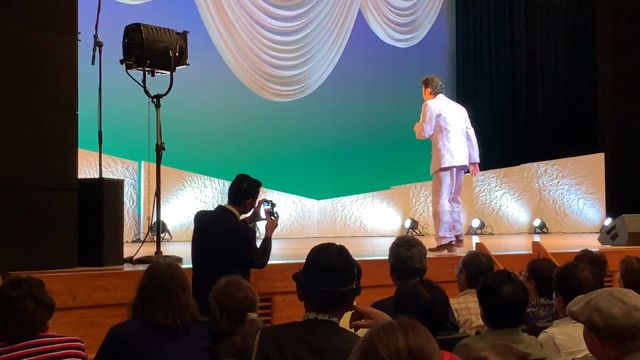 山川豊さん、ステージに戻ってきて下さいねの記事動画