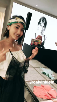 Calvin Kleinの記事動画