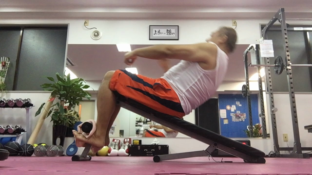 一回も腹筋出来なかった人が今では！の記事動画