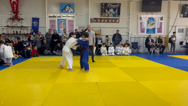 柔道歴1ヶ月で、いきなり試合の記事動画