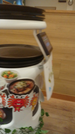 デニーズのロボットの記事動画