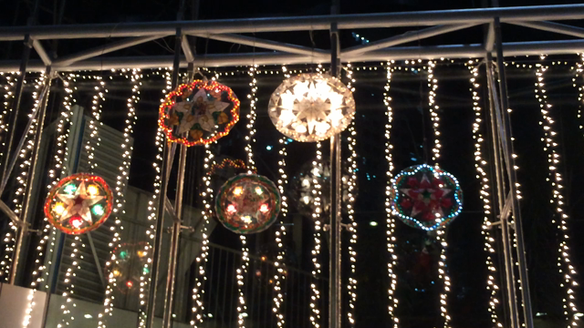 クリスマスの電飾の記事動画