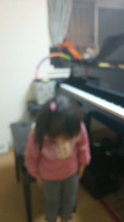 娘とピアノの記事動画