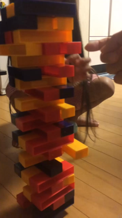 姉ドルのジェンガ遊びの記事動画