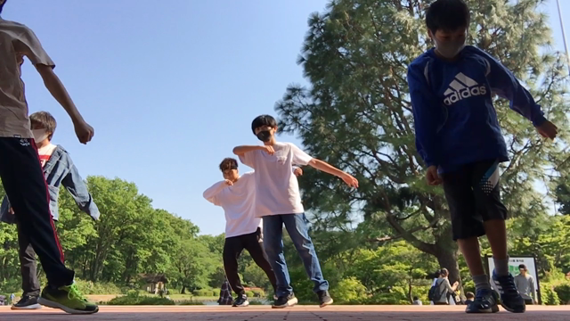 自然公園で青空ダンスレッスン！！の記事動画