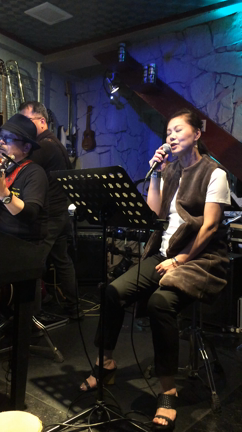 母、歌う。（笑）の記事動画