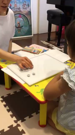 指番号はホワイトボードで楽しく学ぼう！年少組のMちゃん！お母様よりコメントも頂きました♪の記事動画