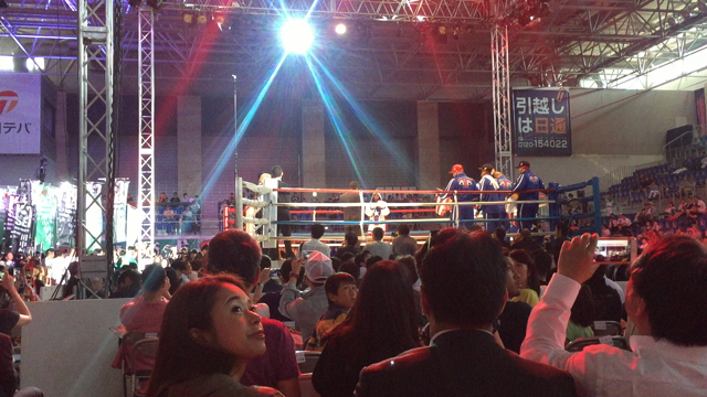 ボクシング初観戦！笑の記事動画