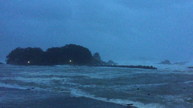 台風を追っかけての記事動画