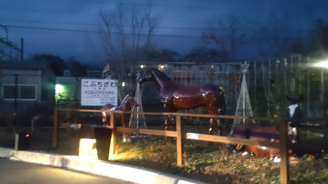 小淵沢駅前イルミネーションの点灯式の記事動画