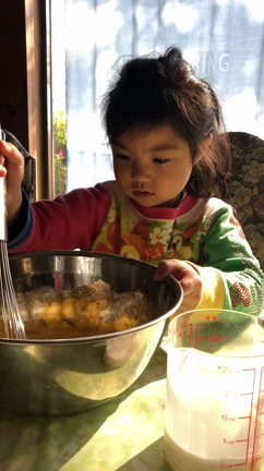 ホットケーキ作る4歳児の記事動画