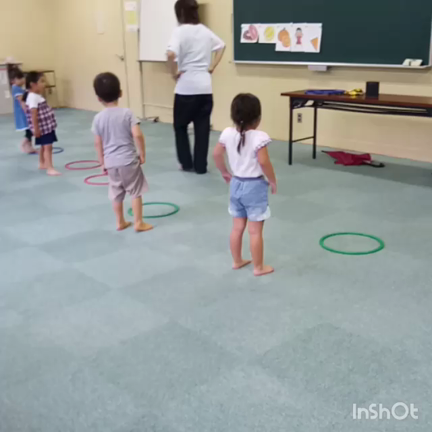 【1才～２才児リトミック】ひよこのかくれんぼの記事動画