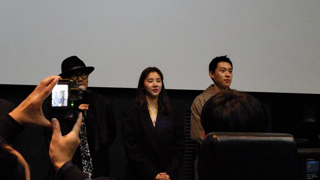 ソンダムビ主演映画"배반의장미(배반의장미)"舞台挨拶レポートの記事動画