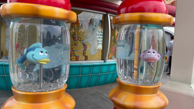 家族旅行5日目inディズニーランド②の記事動画