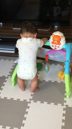 10m4d☆ベビーゲートとつかみ食べの記事動画