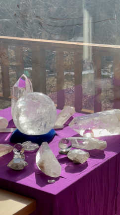 クリスタルの日光浴の記事動画