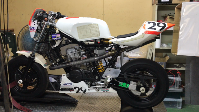 エイプ100慣らし中の記事動画