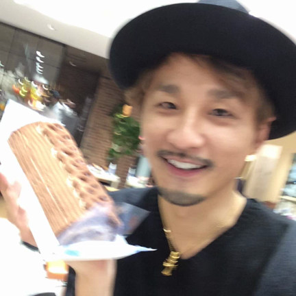 お客様からケーキの差し入れ♡の記事動画