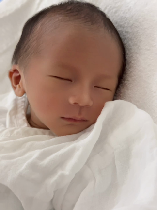 生後5日目の赤ちゃん♡の記事動画