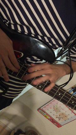 長男くん、ベースを弾く！の記事動画