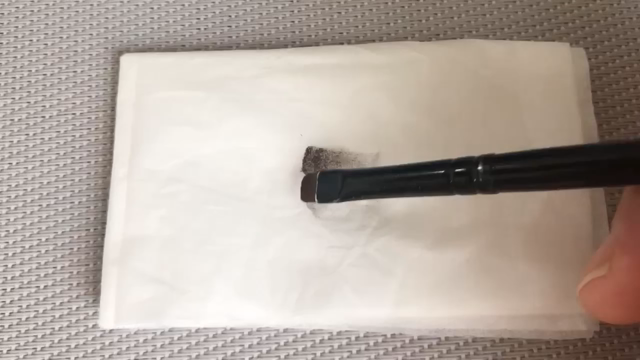 細長いメイクブラシが ポーチの中でがさがさ　ぐちゃぐちゃ がさばる〜！の記事動画