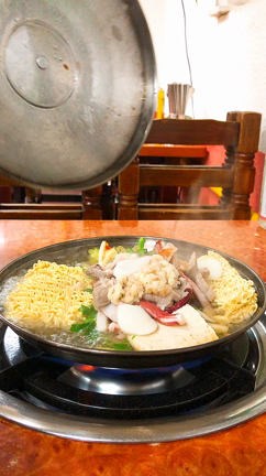 路地裏の老舗店で1人鍋❤︎の記事動画