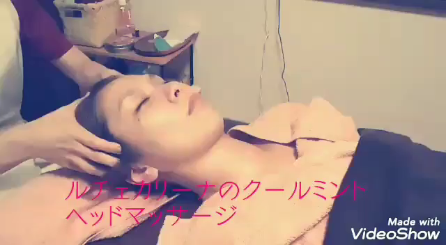 額のシワ、実は〇〇が原因！の記事動画