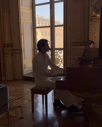 チャ・ウヌはピアノの貴公子♡の記事動画