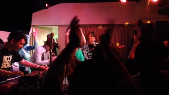 全身筋肉痛。。。の記事動画