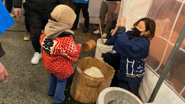 NY de 新春餅つき大会の記事動画