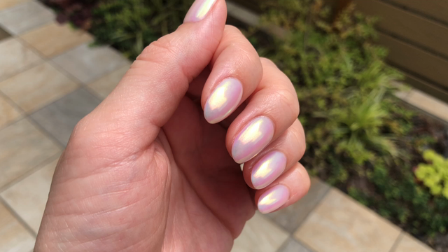 オーロラパウダーネイルの記事動画