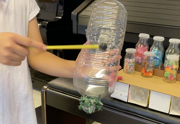 手作り楽器・カラフルスケールびんとギロの記事動画