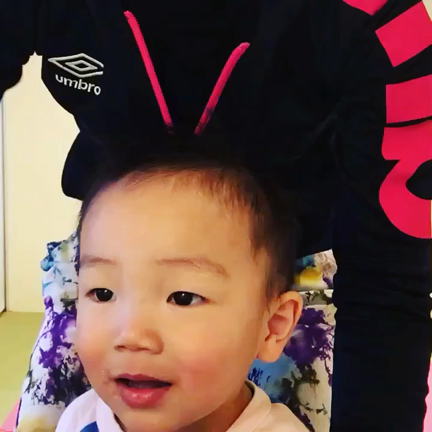 手押し車が大好きな二歳児ができるようになったすごいことの記事動画