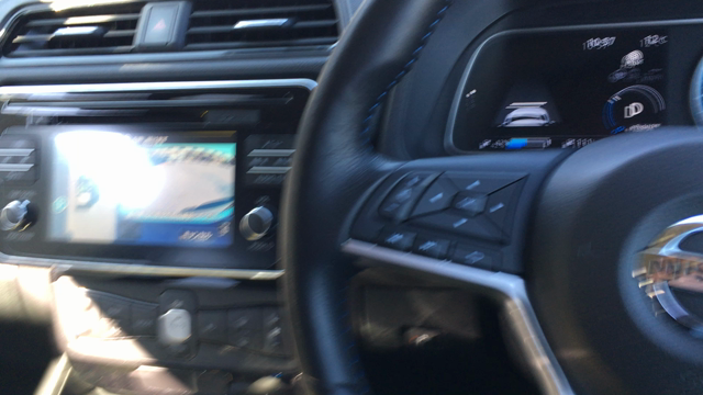 日産リーフのプロパイロットパーキングが凄い！の記事動画