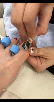 動画です♪ピッカ～( ・`д・´)ミラーなフットネイルの記事動画