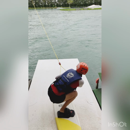 初ケーブルウェイクボードの記事動画