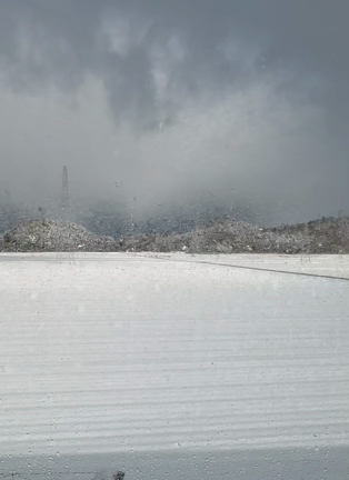 大雪と快晴の境目の記事動画