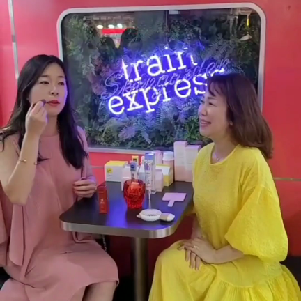 新大久保の大人気店最、韓国コスメショップから！！の記事動画