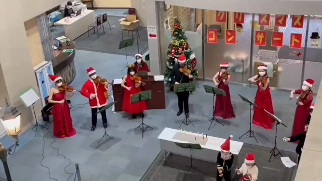病院でのクリスマスコンサートの記事動画