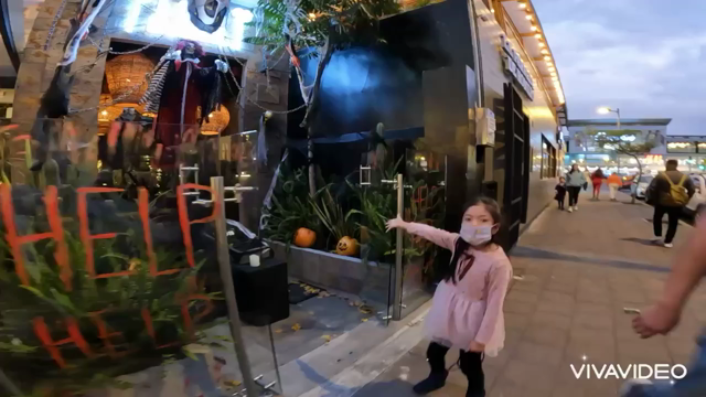 ユーチューバー  in『ロスト・グリル（Lost Grill) 』 キト ・エクアドルの記事動画