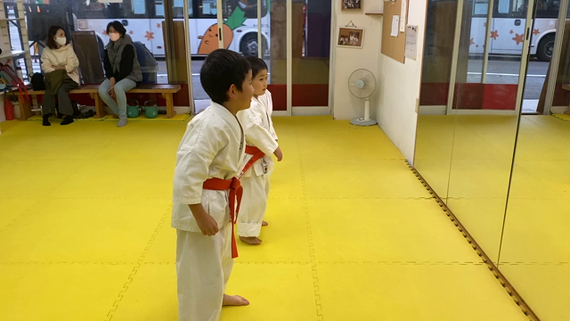 新座雑技団？の記事動画