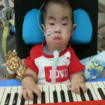 生後1549日目★初めての演奏の記事動画