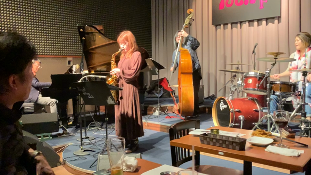 明石市のライブハウスポチにてψ(｀∇´)ψディナーをいただきながらの記事動画