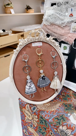 キラキラアクセサリーも販売中♪の記事動画