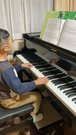 年長さん男の子のピアノレッスンの記事動画